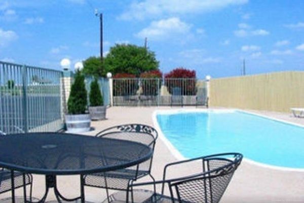 BAYMONT INN SUITES TERRELL (Terell)